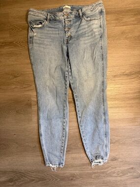 Maurices Mid Rise Jeggings Size 18W Short Light Wash Stretch Jeans